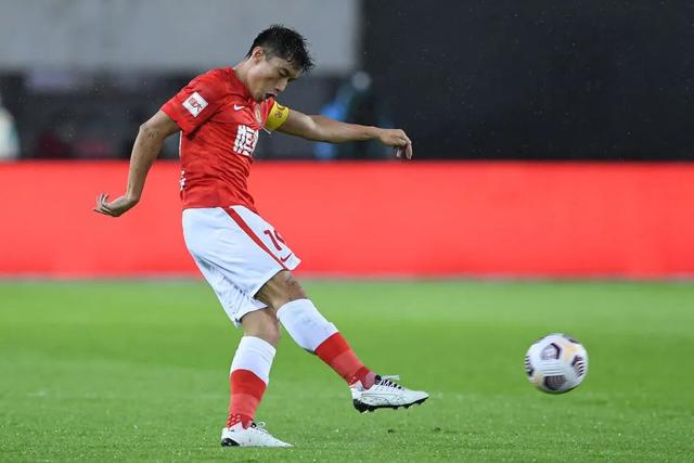 骑士轻取爵士5连胜 布朗35分魔术逆转险胜绿军